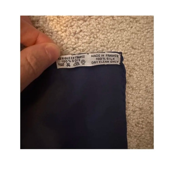 Hermes Large Silk Scarf - Picture 4 of 5